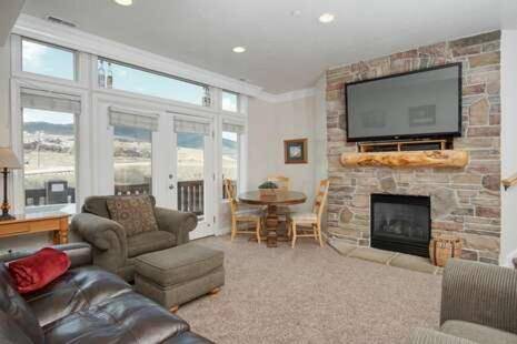 2 Bedroom Condo Vacation Rental in Huntsville Utah LS 18