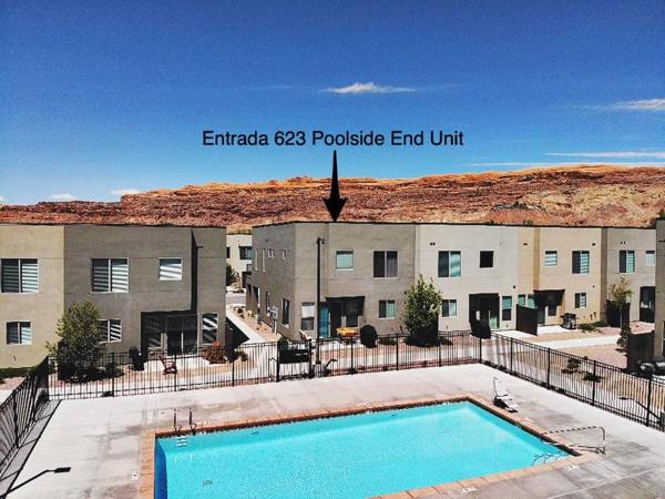 Pet Friendly Charismatic Poolside Home with Free Bikes - Entrada 623