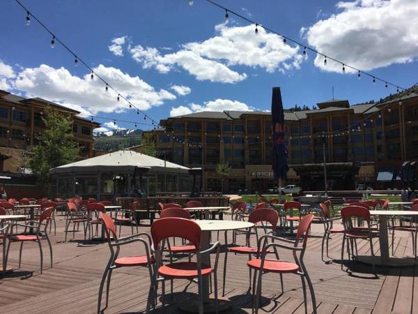 Sundial Lodge Larger Penthouse by Canyons Village Rentals