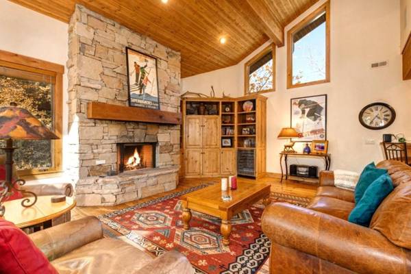 K B M Resorts- PGE-2413 Large 3Bd chalet Deer Valley mountain views private hot tub