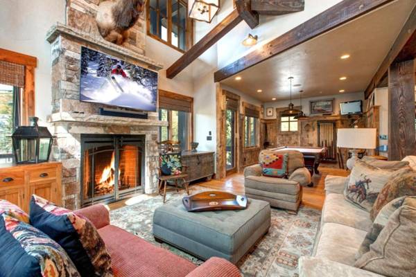 K B M Resorts- PRH-685 Penthouse 4Bd 4Ba mountain retreat pool table private hot tub