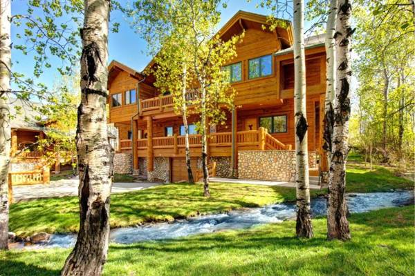 K B M Resorts- TWL-5B Ultimate 3Bd home fireplace chef kitchen surrounded by Aspens