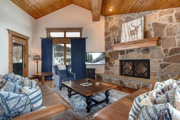 K B M Resorts- PLO-6590 Private Hot Tub Panoramic Views Close to Silver Lake