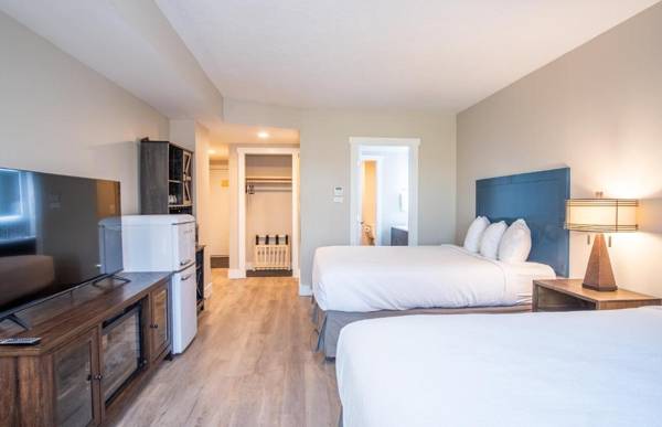 Fresh and Modern Superior Deluxe Top Floor Hotel Room Walk to Skiing Restaurants Shops