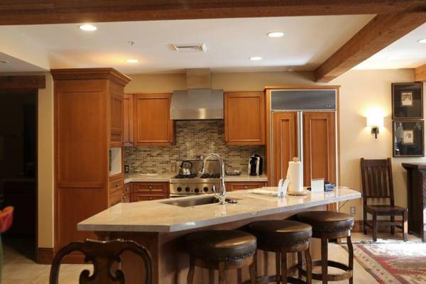 Deluxe Studio Hotel Room