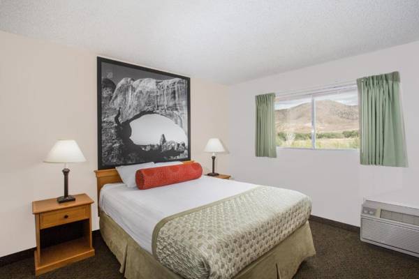 Super 8 by Wyndham Salina/Scenic Hills Area