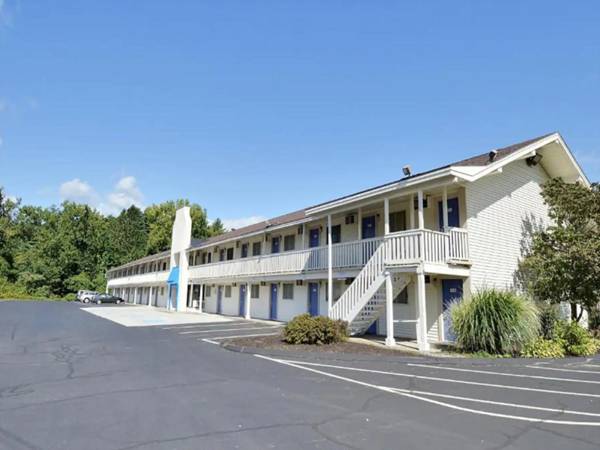 Travelodge by Wyndham Brattleboro VT