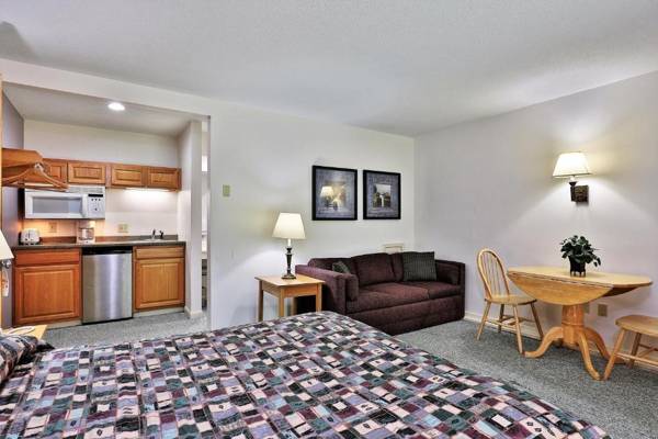 Cedarbrook Queen Studio 110