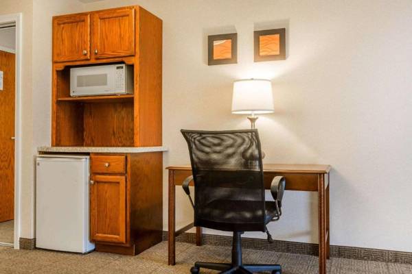 Workspace - Comfort Inn & Suites South Burlington