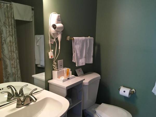 Williston Village Inn