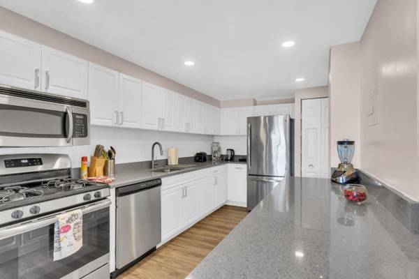 Arlington Fully Furnished Apartments in Crystal City