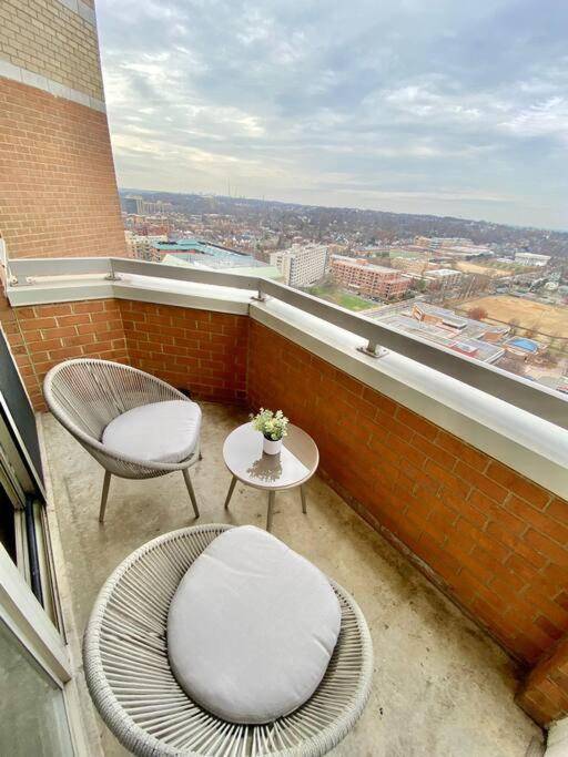 Spectacular 1 Bedroom Condo At Ballston place With Gym