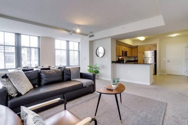 Fantastic 2 Bedroom Condo At Arlington With Gym