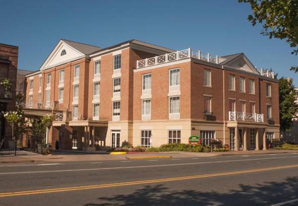 Courtyard by Marriott Charlottesville - University Medical Center