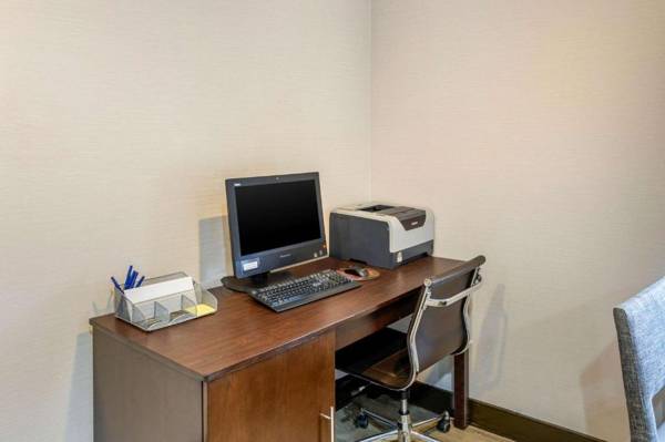 Workspace - Comfort Inn Monticello