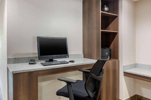 Workspace - Comfort Suites Southpark