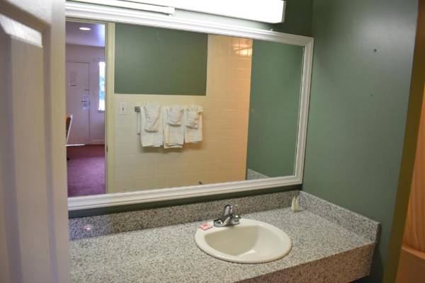 Red Carpet Inn & Suites Culpeper