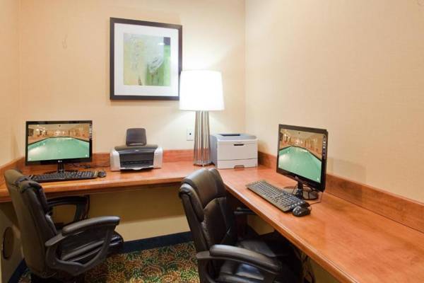 Workspace - Holiday Inn Express Hotel & Suites Fredericksburg an IHG Hotel