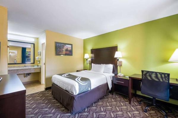 Workspace - Quality Inn Fredericksburg-Central Park Area