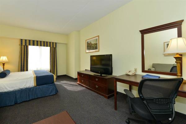 Workspace - Best Western Plus Crossroads Inn & Suites