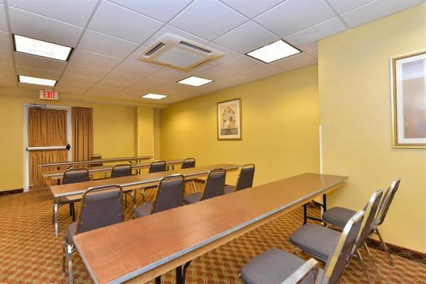 Best Western Plus Crossroads Inn & Suites