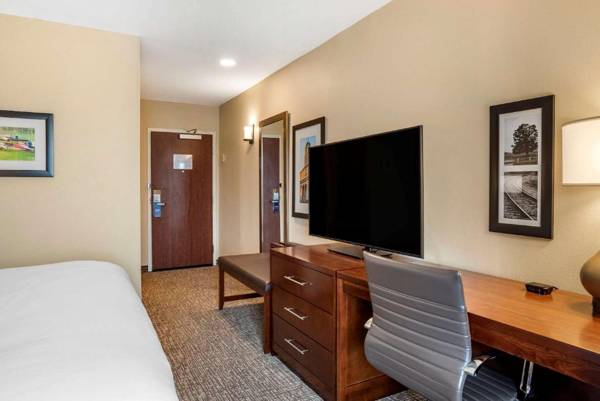 Comfort Inn & Suites