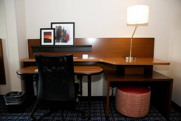 Workspace - Fairfield Inn & Suites by Marriott Lynchburg Liberty University
