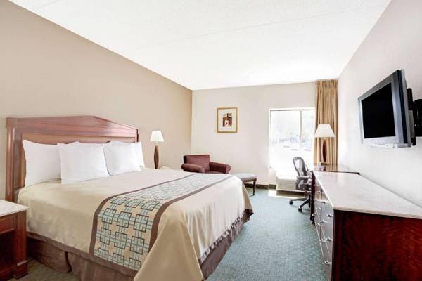 Days Inn by Wyndham Newport News City Center Oyster Point