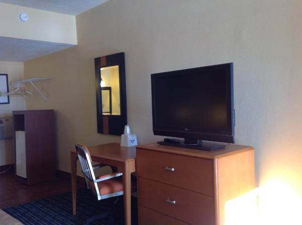 DIAMOND INN & SUITES