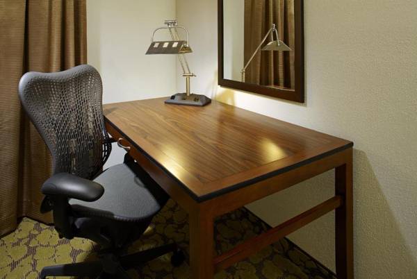 Workspace - Hilton Garden Inn Roanoke