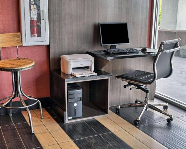 Workspace - Comfort Inn Ruther Glen near Kings Dominion