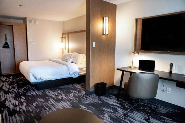 Workspace - Fairfield Inn & Suites by Marriott Richmond Airport