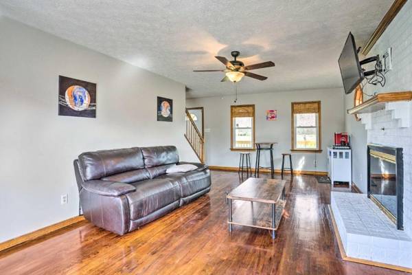 Pet-Friendly Richmond Area Home with Hot Tub!
