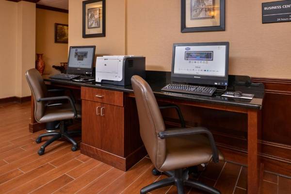 Workspace - Hampton Inn South Hill