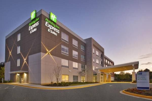 Holiday Inn Express and Suites South Hill an IHG Hotel