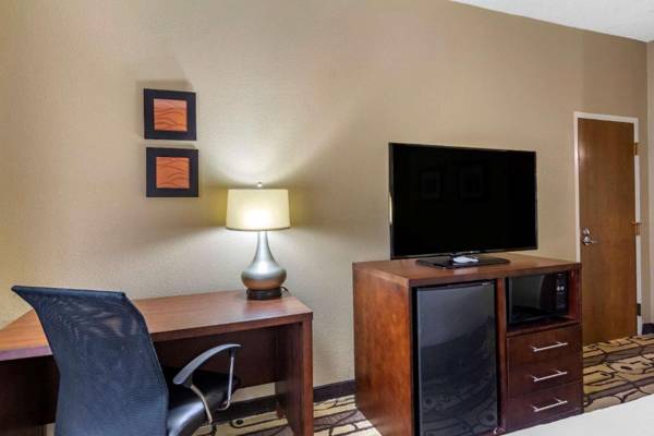 Workspace - Comfort Inn & Suites