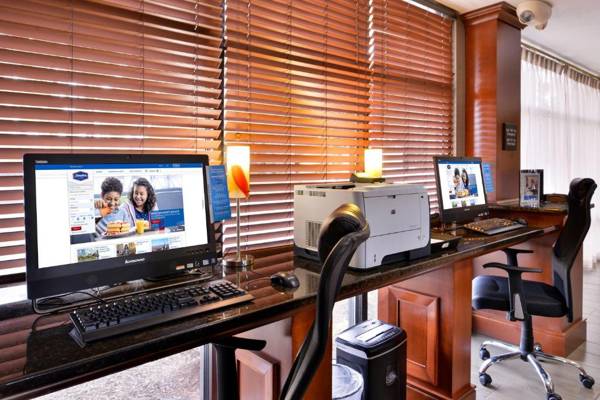 Workspace - Hampton Inn Norfolk/Virginia Beach