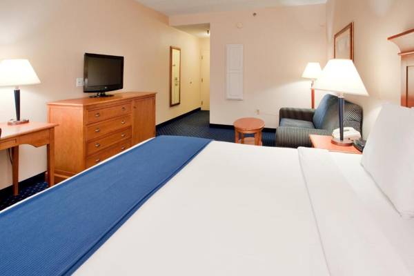 Holiday Inn Express Hotel & Suites Waynesboro-Route 340 an IHG Hotel