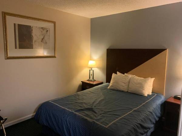 MERRIMAC INN & SUITES