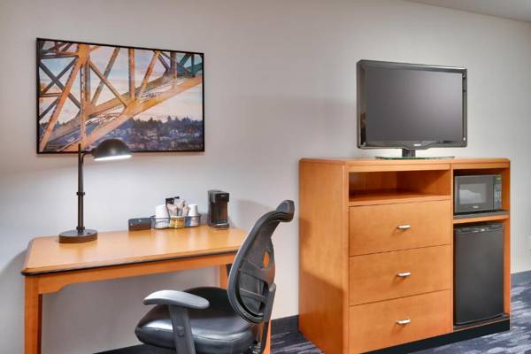 Workspace - Fairfield Inn & Suites Seattle Bellevue/Redmond