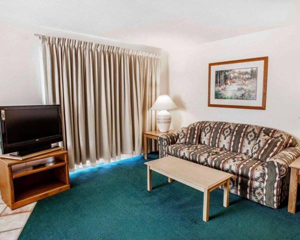 Quality Inn & Suites Bremerton near Naval Shipyard