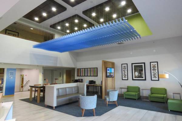 Holiday Inn Express Hotels & Suites Burlington an IHG Hotel