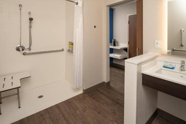 Holiday Inn Express & Suites - Camas an IHG Hotel