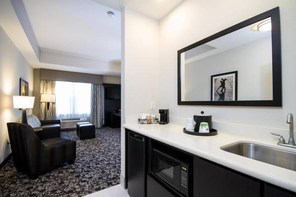 Hampton Inn & Suites DuPont