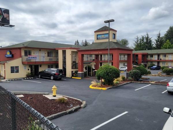 Days Inn by Wyndham Federal Way