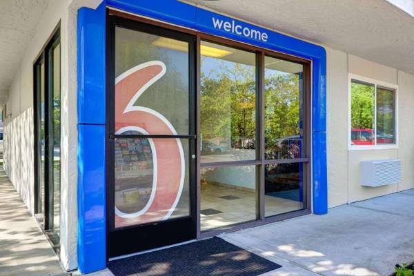 Motel 6-Issaquah WA - Seattle - East