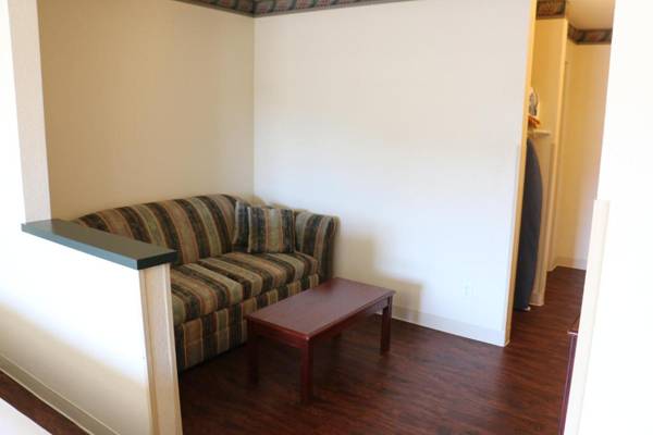 GuestHouse Inn & Suites Kelso/Longview