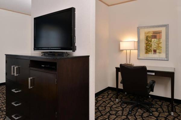Workspace - Holiday Inn Express Hotel & Suites Tacoma South - Lakewood an IHG Hotel