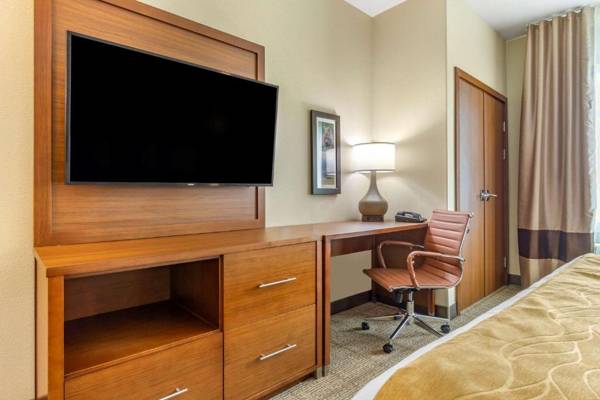 Workspace - Comfort Inn & Suites Lakewood by JBLM