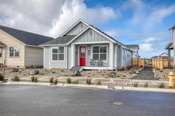 Captain`s Seaside Retreat - Oyhut Bay Seaside Village